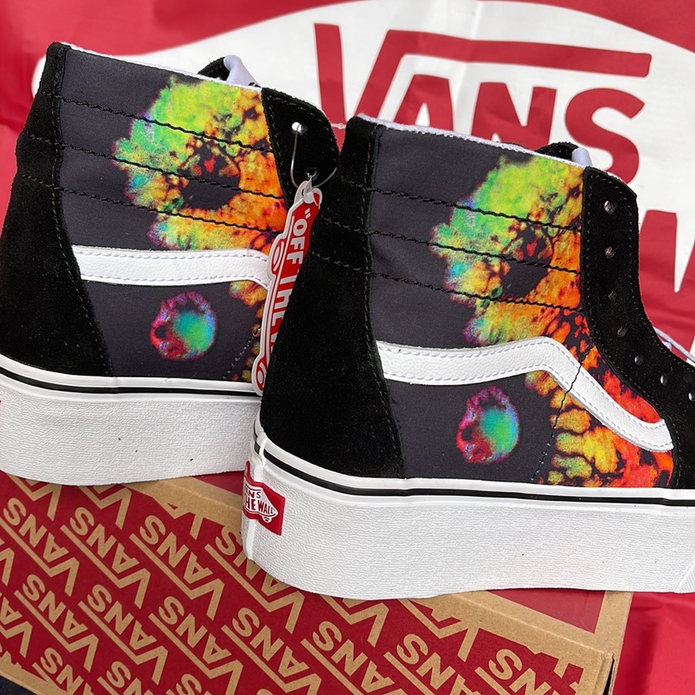 Vans Sk8-Hi Tapered
Paradoxical Black/Multi
VNOA5JMKBML
Men’s Platforms - Picture 15 of 16